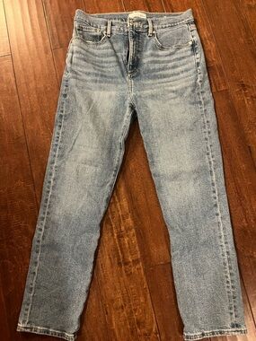 LOFT Straight-Leg Jeans in Light Blue Wash